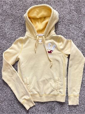 Hollister Pale Yellow Logo Pullover Hoodie Vintage